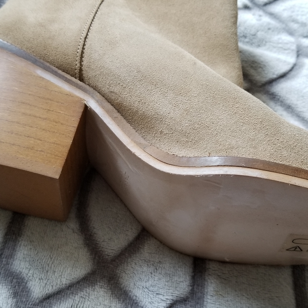 Zara suede cowboy style booties, never worn size 38 made in Spain